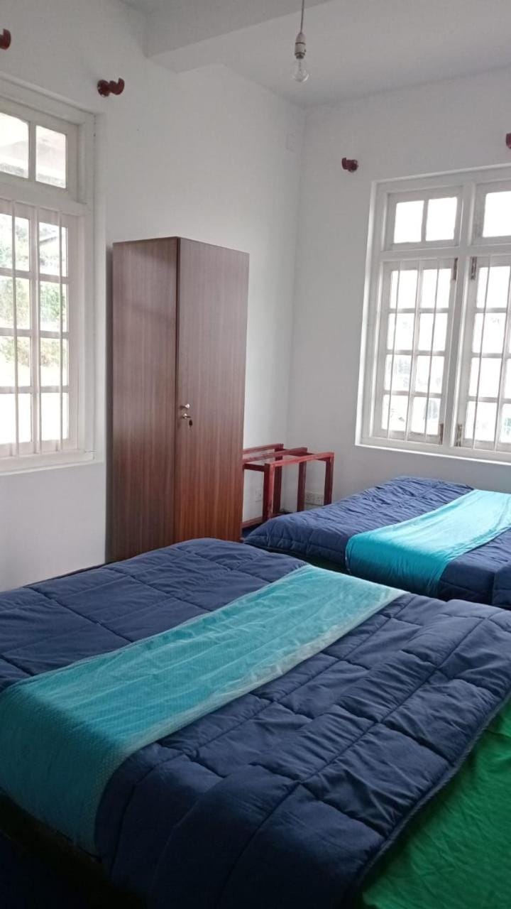 Frosty Heaven Guest House Bed and Breakfast in Nuwara Eliya