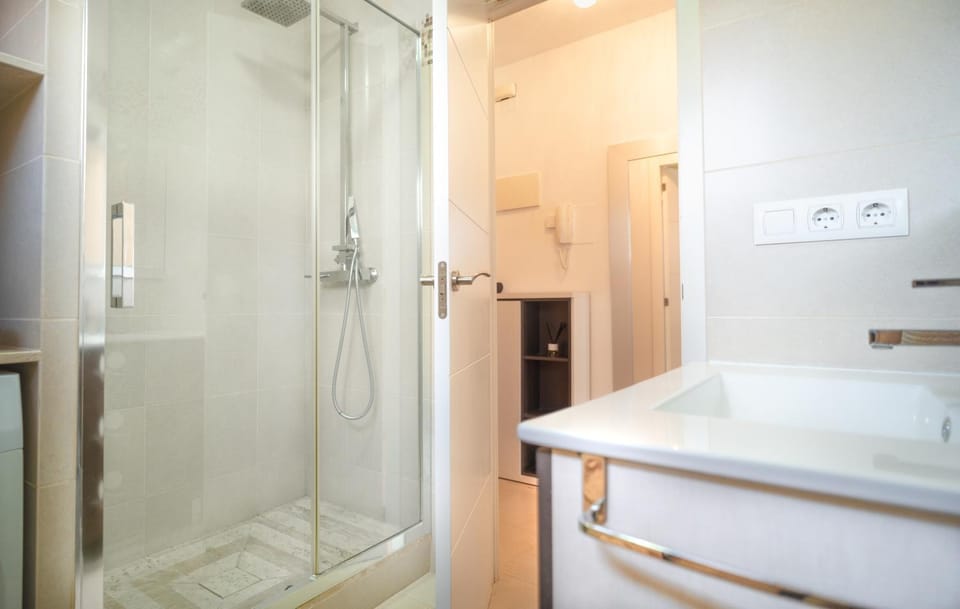 Shower, Bathroom, Bath, heating, heating, towels, washing machine