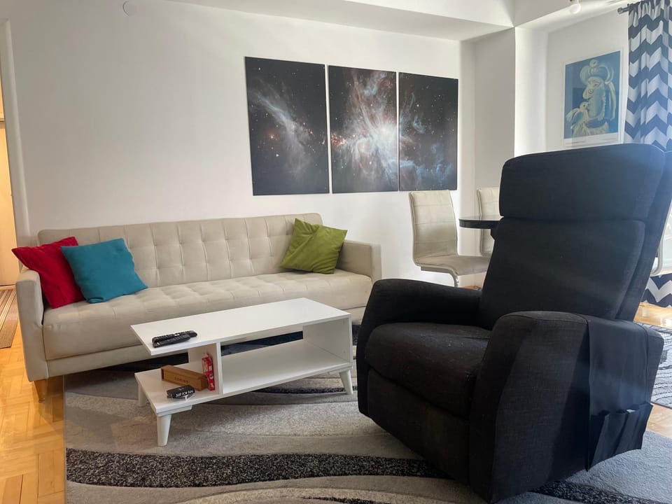 Living room, Family