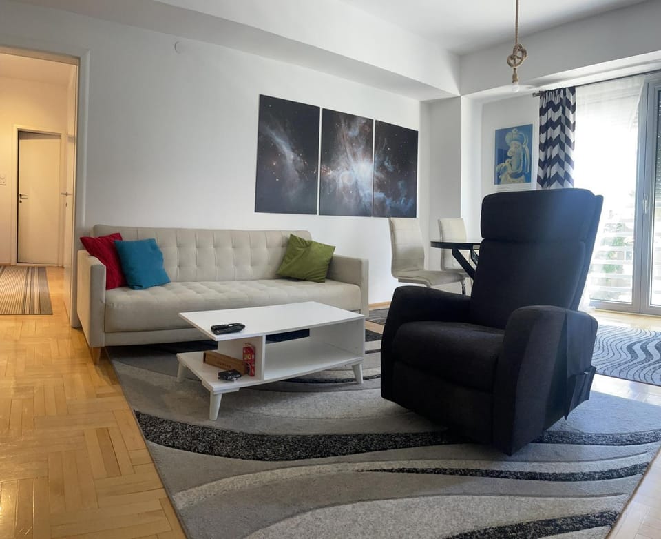 Living room, Family
