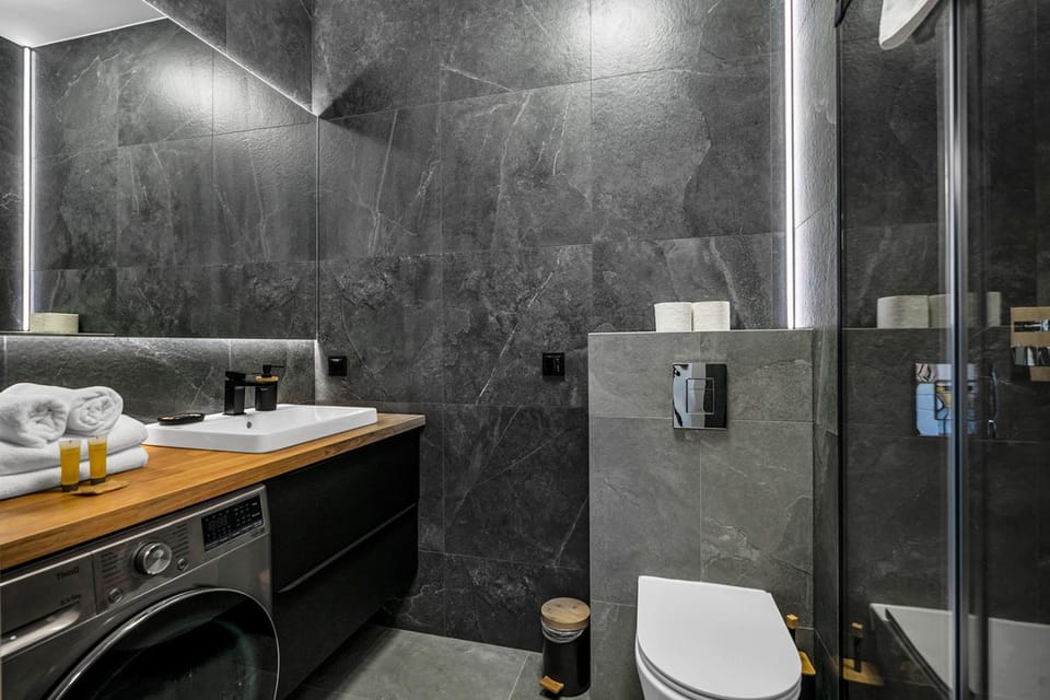 Shower, Bathroom, towels
