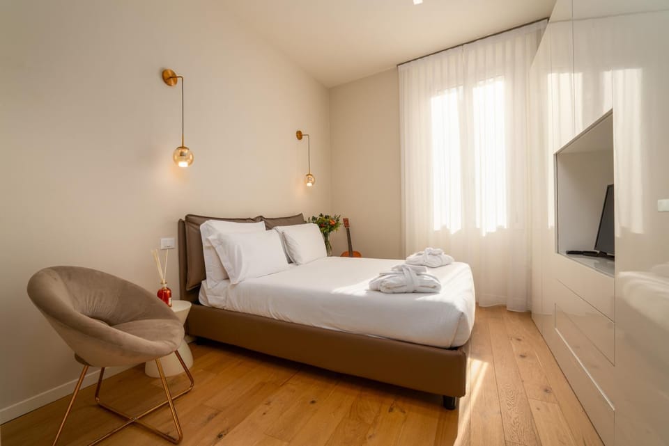 Bed, TV and multimedia, Photo of the whole room, Bedroom, wardrobe