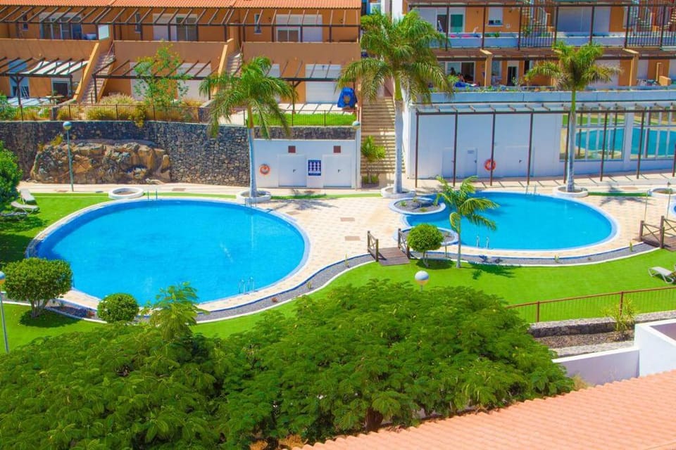 Day, Natural landscape, Garden, Garden view, Pool view, Swimming pool, sunbed