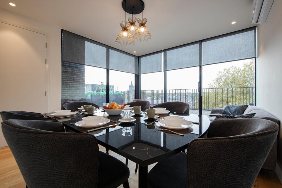 Living room, Seating area, Dining area