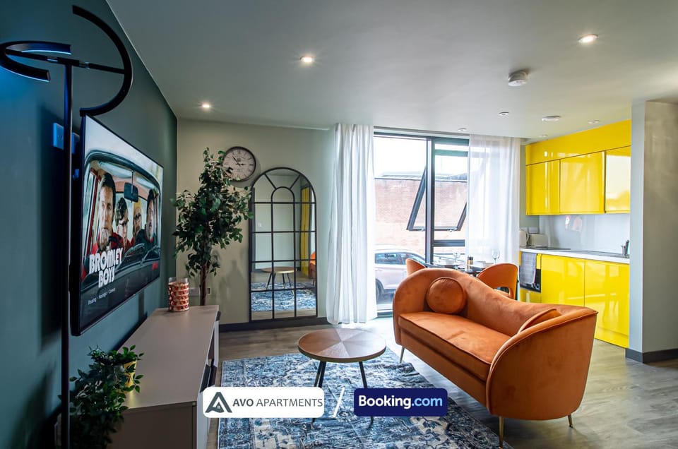 Kitchen or kitchenette, Living room, Seating area