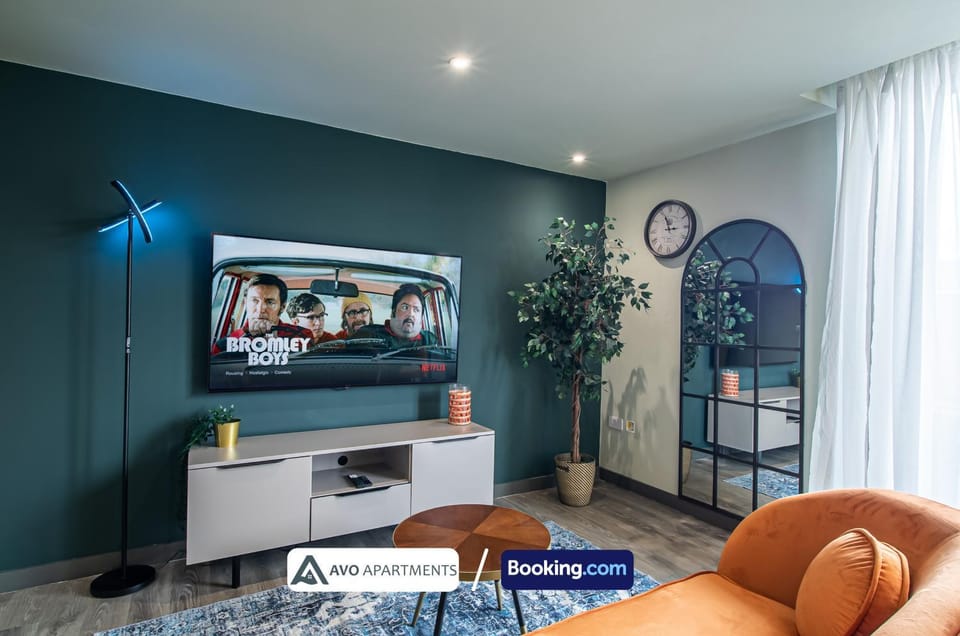 Communal lounge/ TV room, TV and multimedia, Living room, Seating area