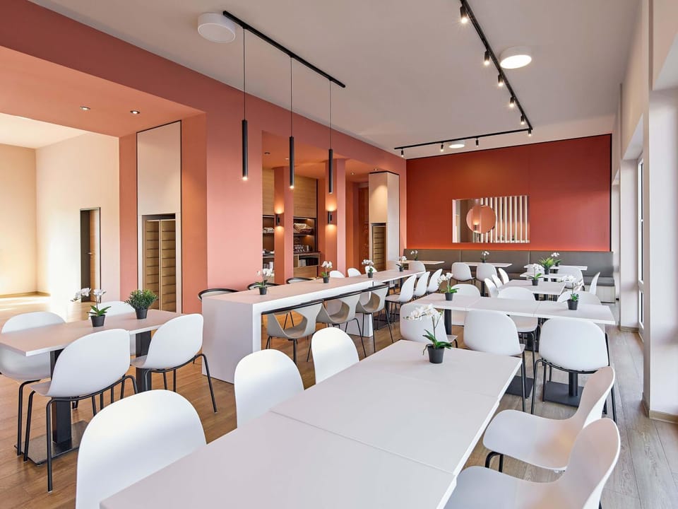 Meeting/conference room, Breakfast