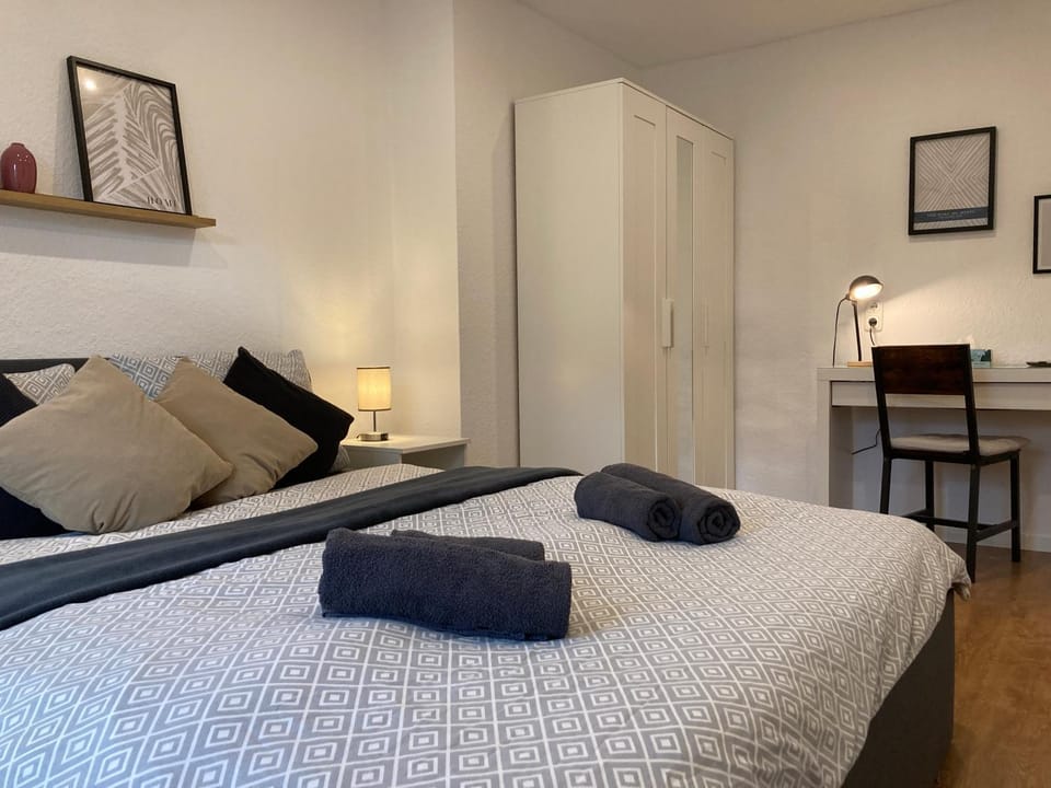 Bed, Bedroom, wardrobe