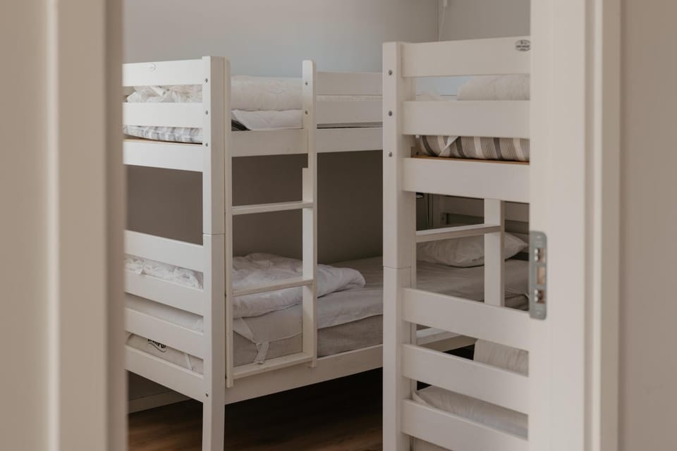 Bedroom, bunk bed