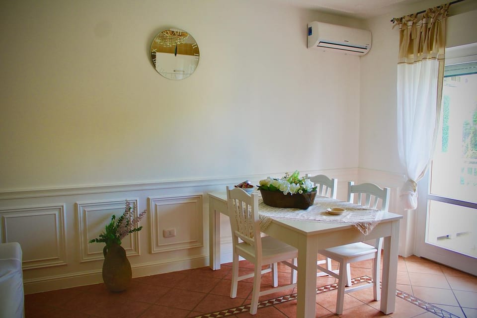Living room, internet, internet, air conditioner