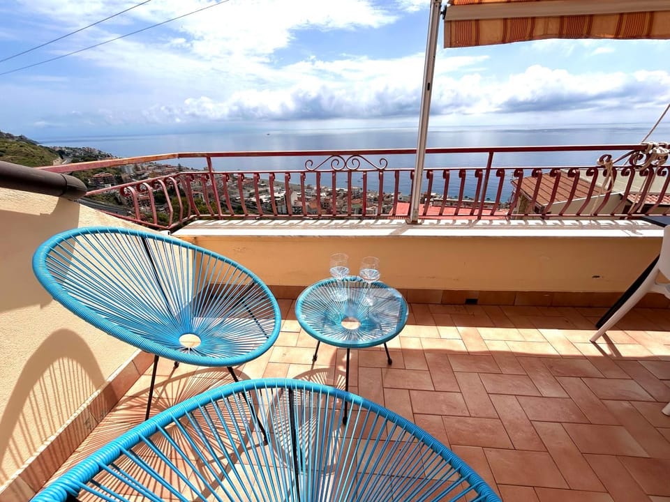 La Terrazza di Andrea Apartment in Letojanni