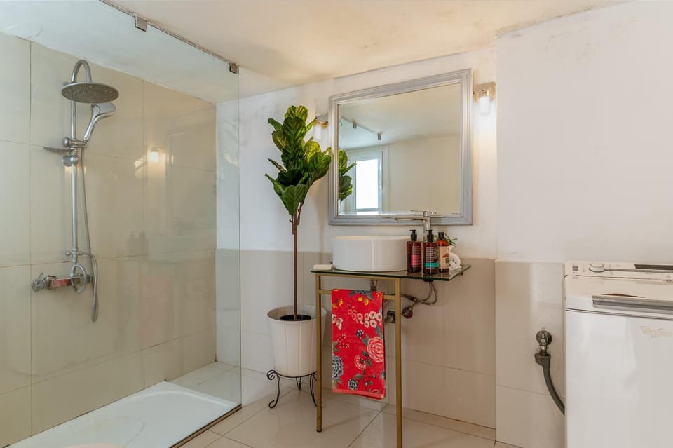 Bathroom, Living room