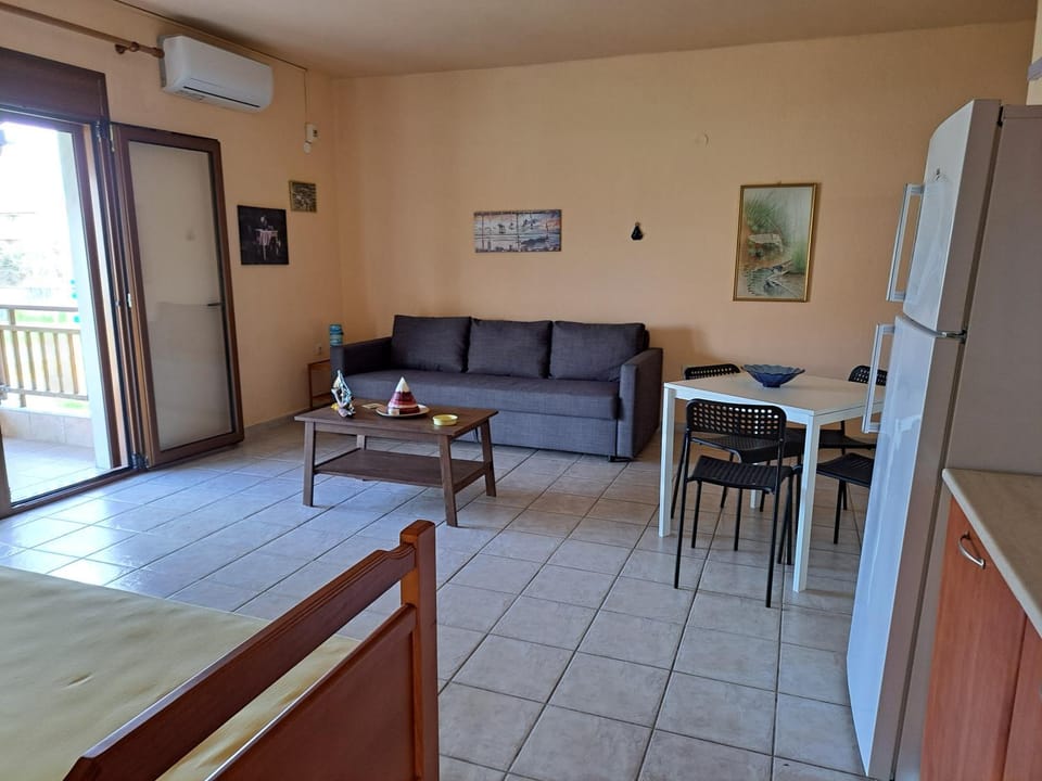 ELeonas apartments Nea Roda Apartment in Halkidiki