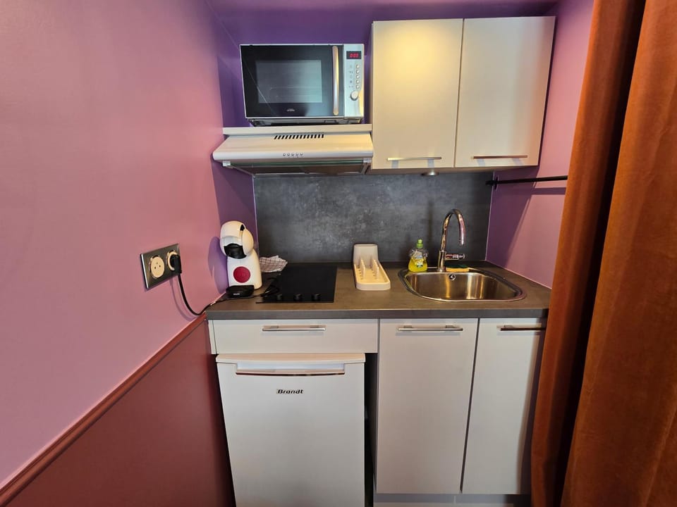 3G- Studio tout équipé avec cuisine proche Paris Apartment in Issy-les-Moulineaux