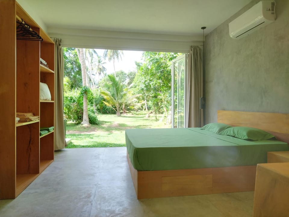 Bed, Garden, Photo of the whole room, Bedroom, Garden view