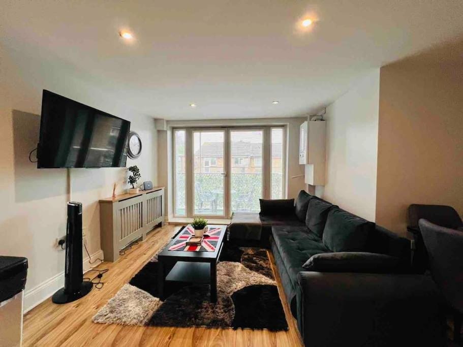 Communal lounge/ TV room, TV and multimedia, Evening entertainment
