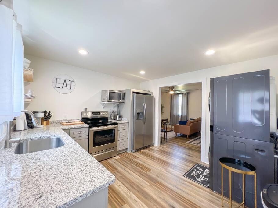 Kitchen or kitchenette, dishwasher, minibar, pet friendly, stove