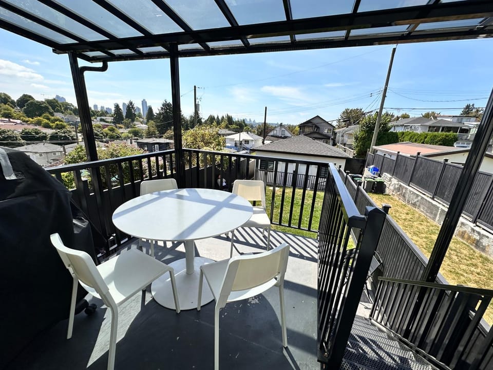 Modern and New house near PNE with Big Garden and Free Parking Apartment in Vancouver