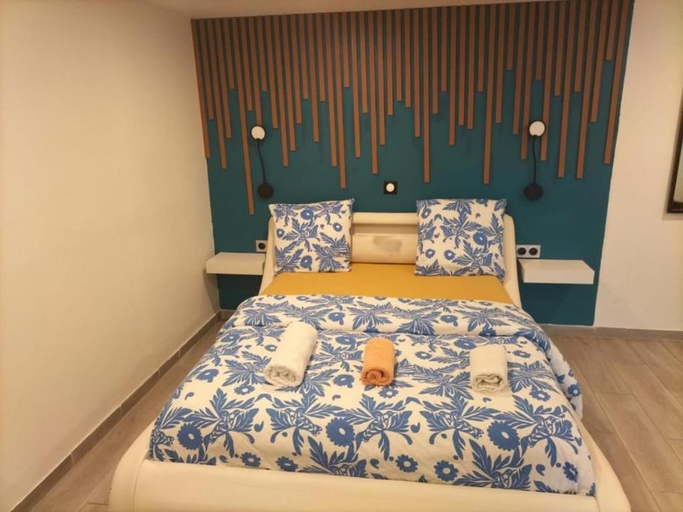 Cosy Studio proche de Paris et des aéroport d'Orly et Charle de Degaules Apartment in Massy
