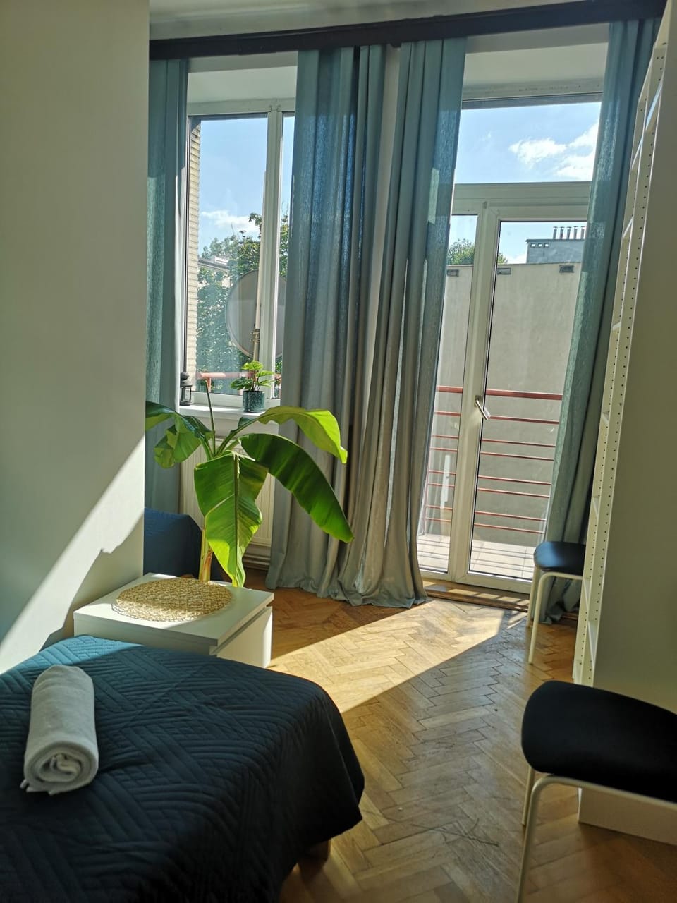 Bed, Photo of the whole room, towels