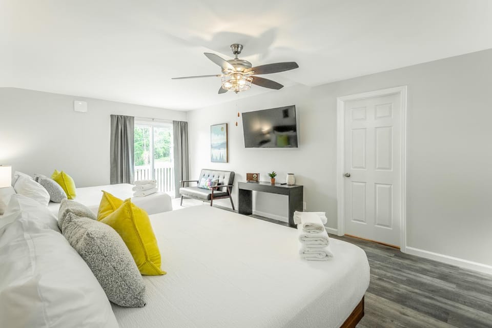 01 The Eames Suite - A PMI Scenic City Vacation Rental Hotel in Chattanooga