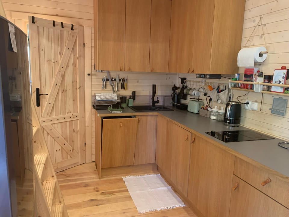 Kitchen or kitchenette, dishwasher, pet friendly, toaster, washing machine