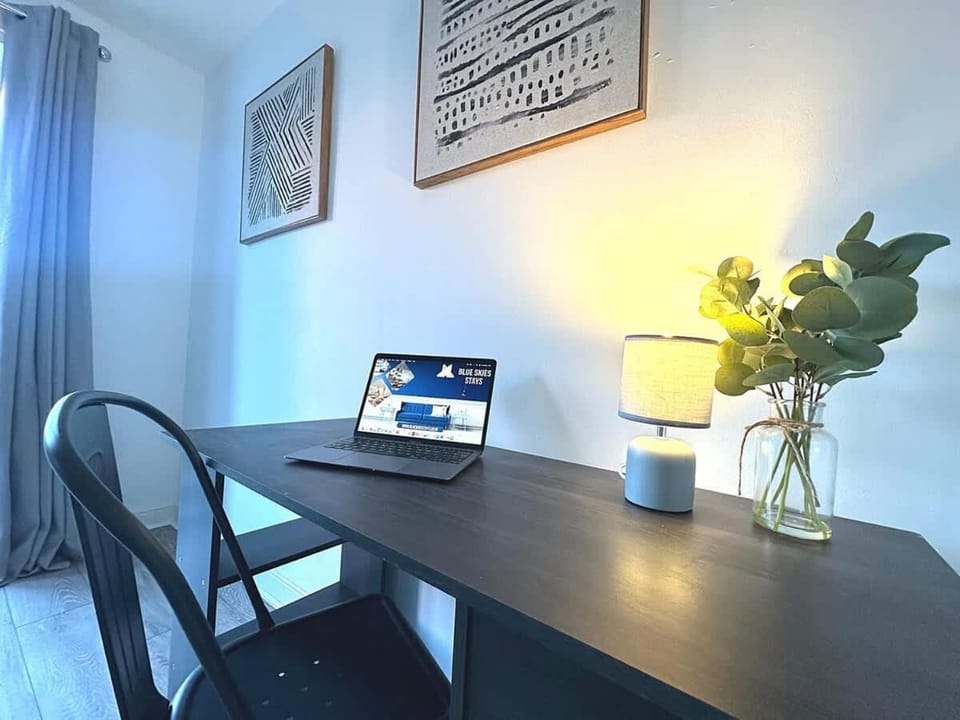 Alma House by Blue Skies Stays House in Hartlepool