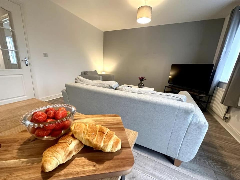 Alma House by Blue Skies Stays House in Hartlepool