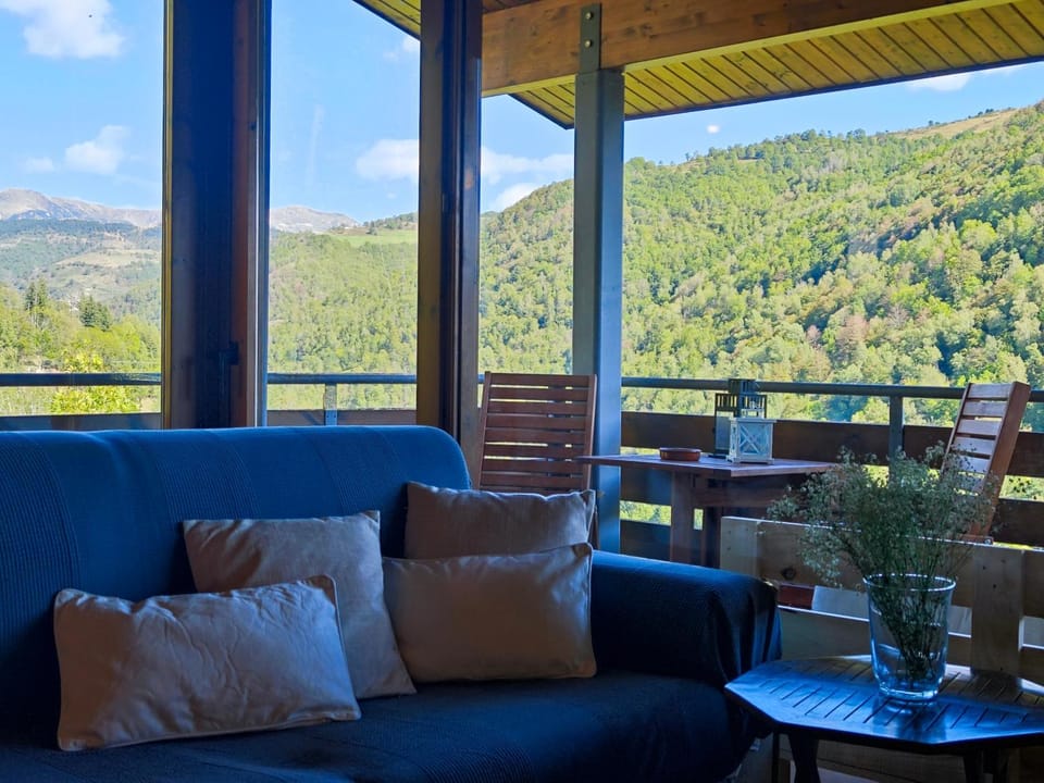 View (from property/room), Balcony/Terrace, Seating area, Mountain view