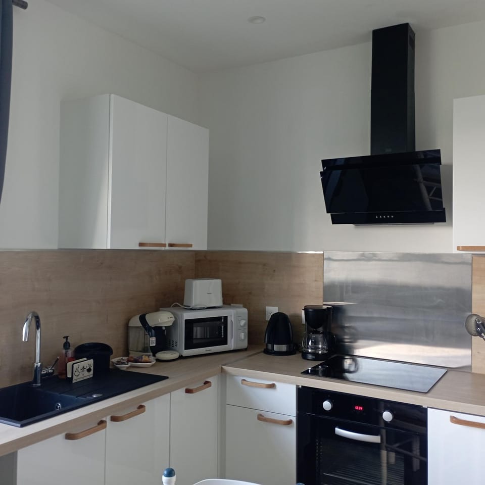 Coffee/tea facilities, Kitchen or kitchenette, pet friendly, stove, toaster, kitchen