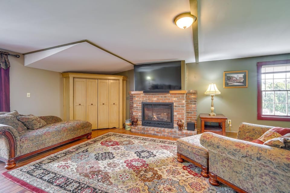Buskirk Vacation Rental w/ Deck & Putting Green! House in Capital District, NY, USA