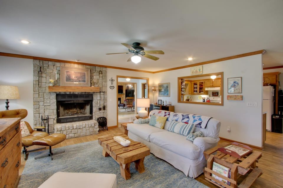 Waterfront Home Near Wilson Lake w/ Covered Porch! House in Alabama