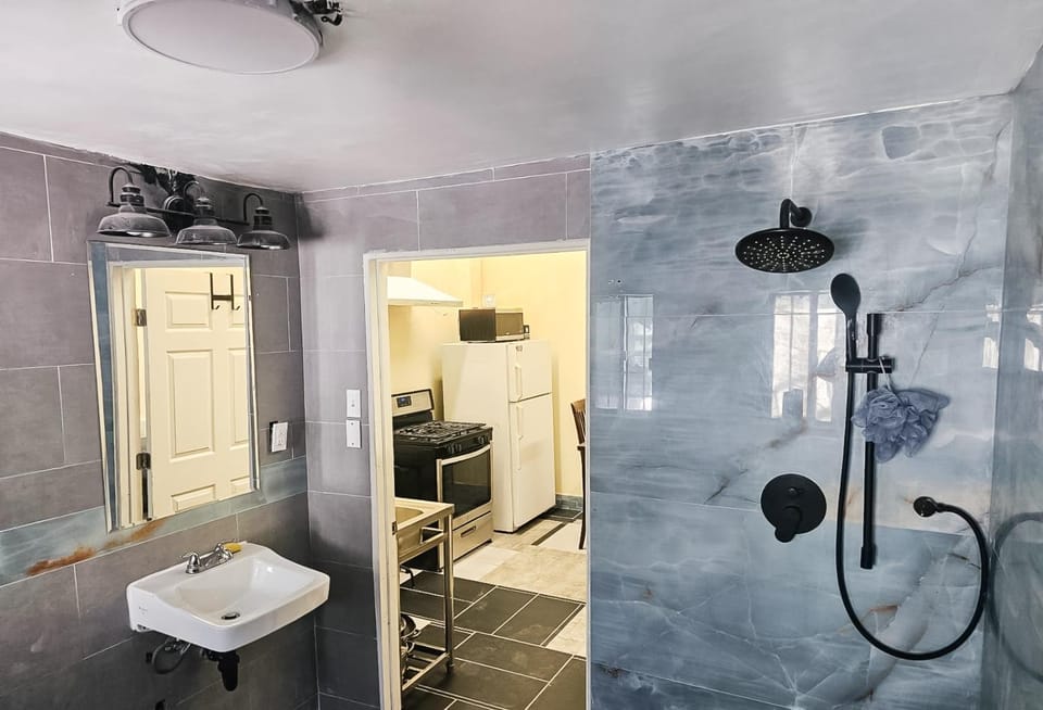 Shower, Toilet, Bathroom