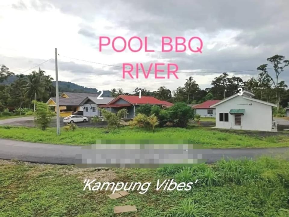 Homestay Hulu Langat Riverview with POOL BBQ beside RIVER Netflix Village Vibes WiFi Free House in Hulu Langat