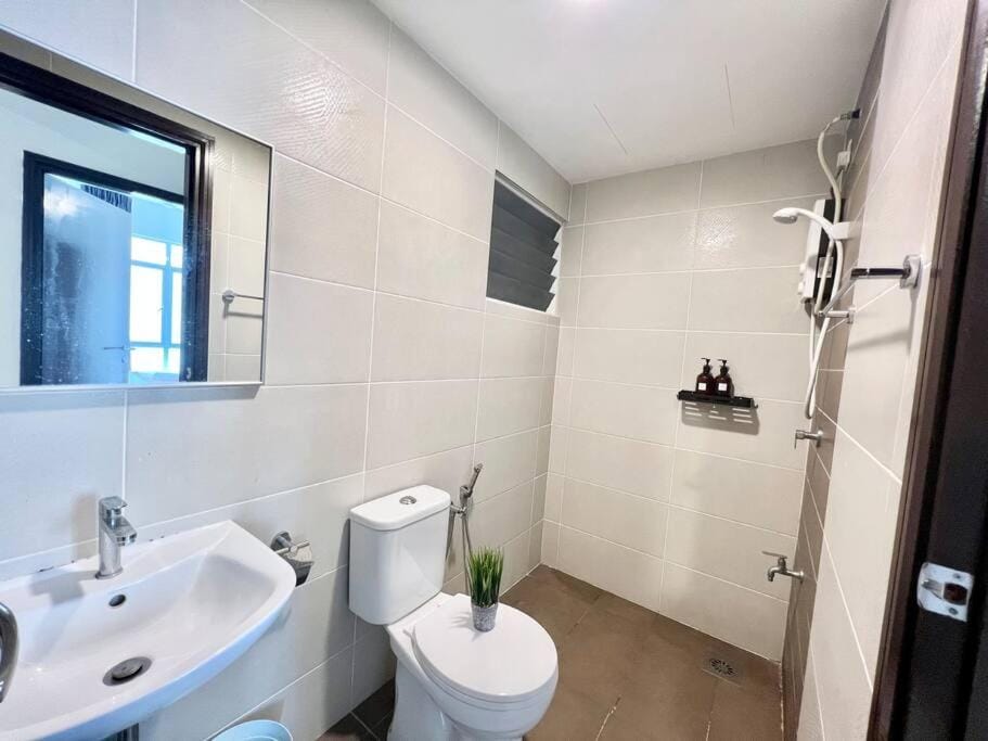 O1 Pavilion 1-10Pax Bukit Jalil 3Room 5Bed TV&WIFI Apartment in Federal Territory of Kuala Lumpur