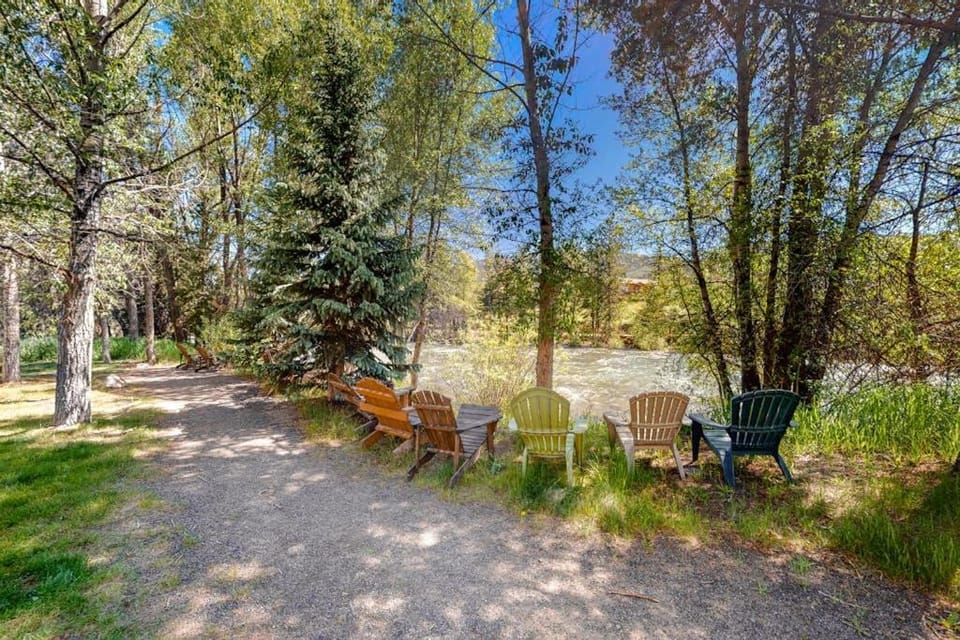 Blue River Grove Apartment in Silverthorne
