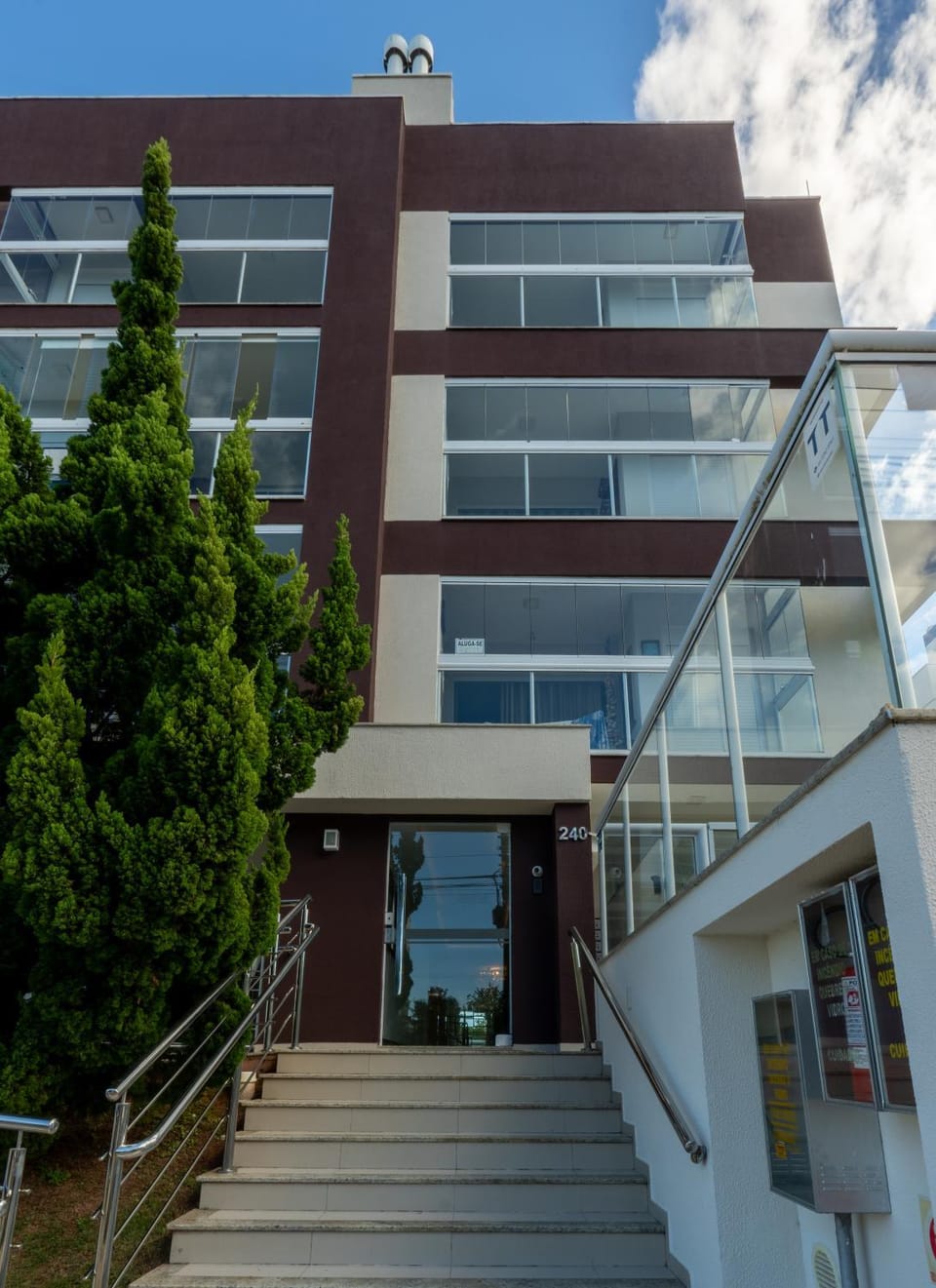 Facade/entrance