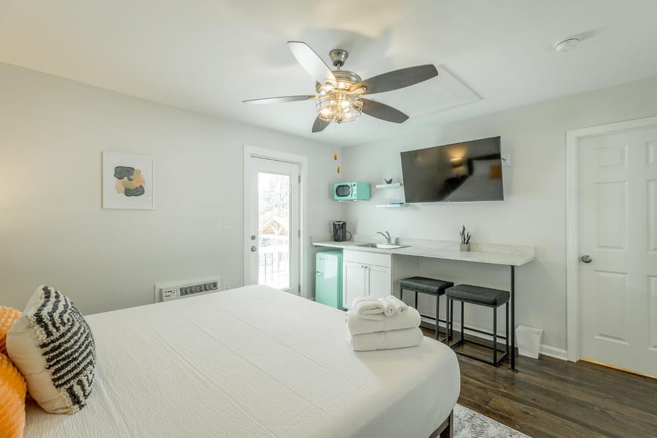 04 The Ludwig Room - A PMI Scenic City Vacation Rental Hotel in Chattanooga