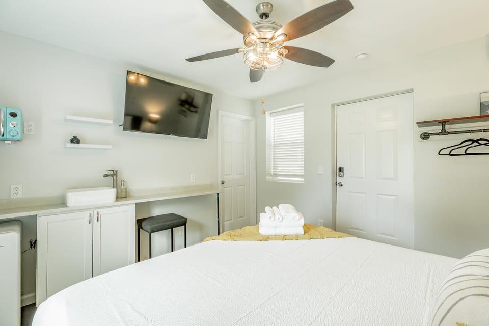 08 The Evans Room - A PMI Scenic City Vacation Rental Hotel in Chattanooga