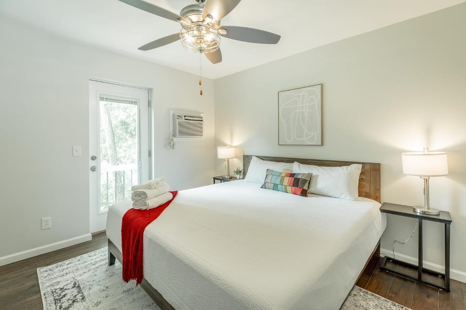 11 The Charlotte Room - A PMI Scenic City Vacation Rental Hotel in Chattanooga