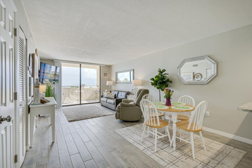 Gulf-View Balcony & Pool Access: Hudson Retreat House in Hudson
