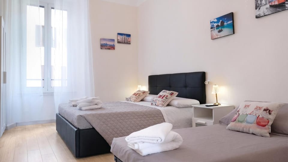 Bed, TV and multimedia, Bedroom, air conditioner