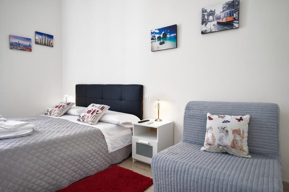 Bed, Bedroom, internet, air conditioner