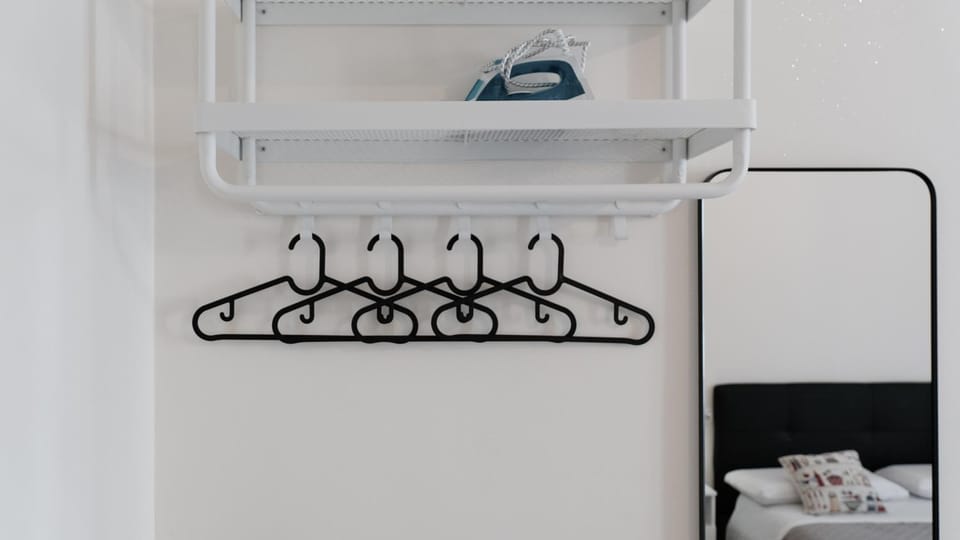 Bedroom, flat iron