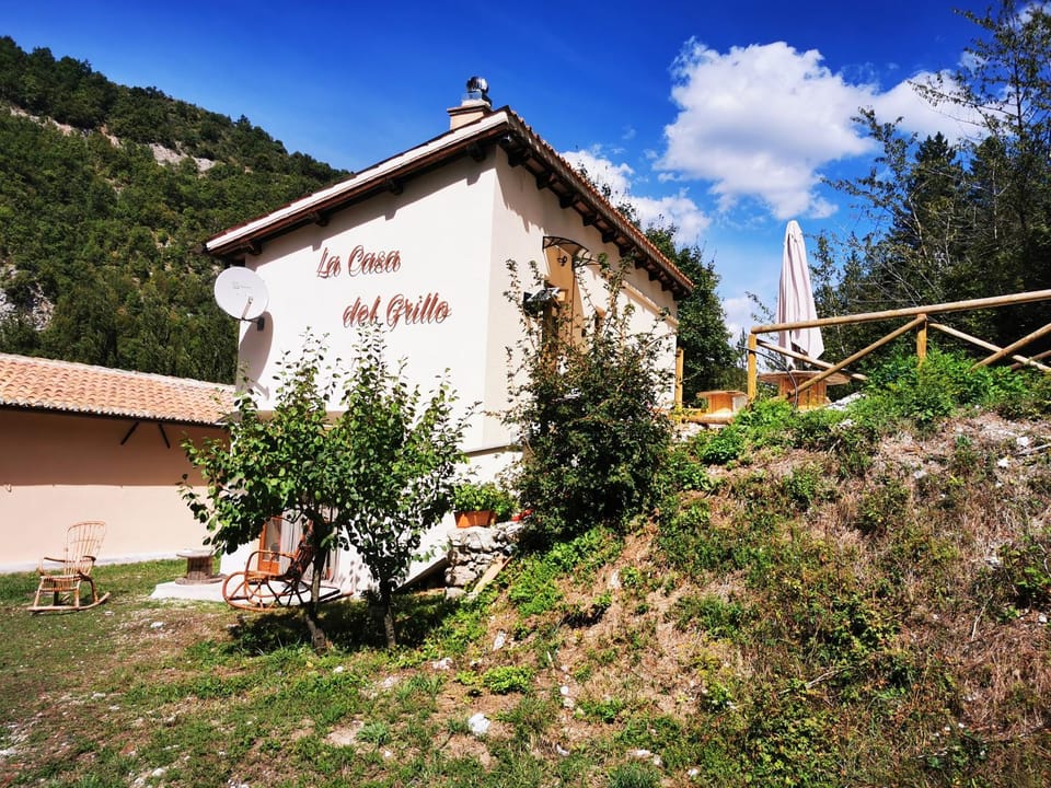 LA CASA DEL GRILLO - Valle del Menotre - Rasiglia Apartment in Umbria