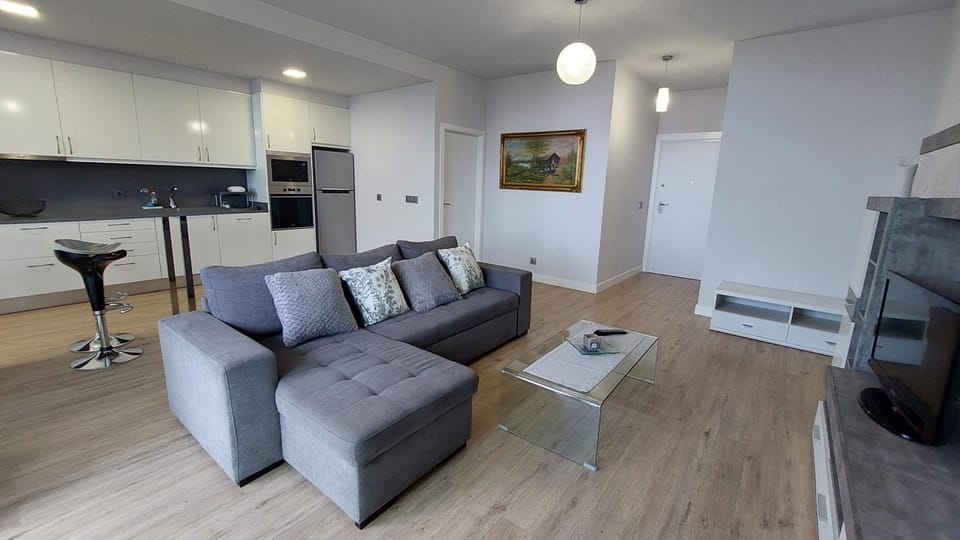 TV and multimedia, Kitchen or kitchenette, Living room