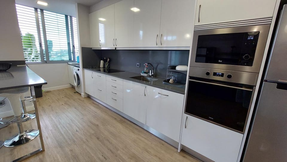 Coffee/tea facilities, Kitchen or kitchenette, dishwasher, minibar, oven, pet friendly, stove, toaster