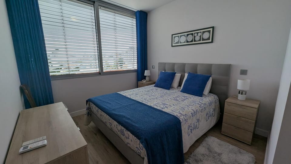 Bed, Bedroom, air conditioner