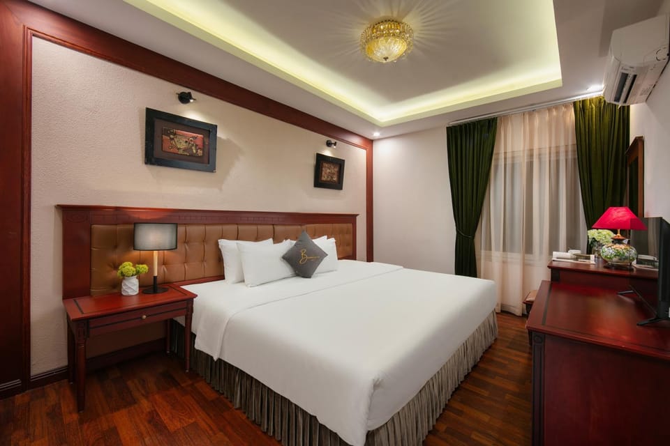 TV and multimedia, Photo of the whole room, Bedroom