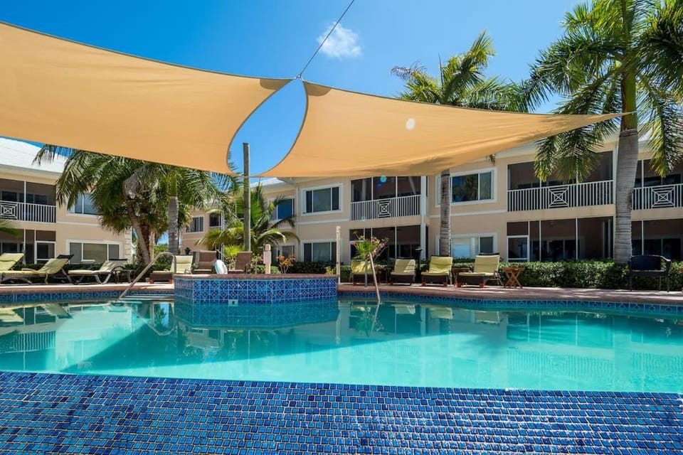 Property building, Pool view